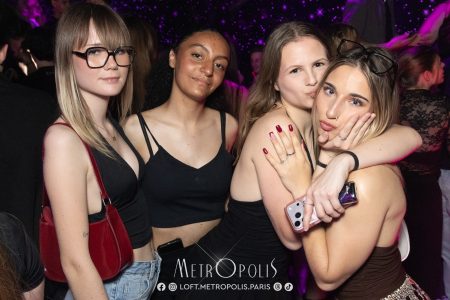 20260417-girls-girls-girls-025